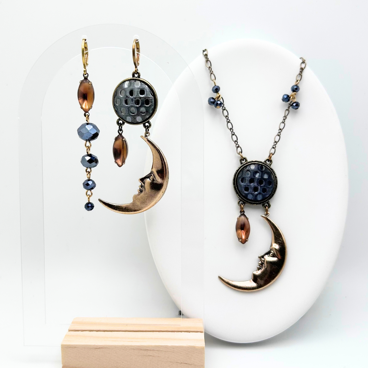 Lunette Necklace