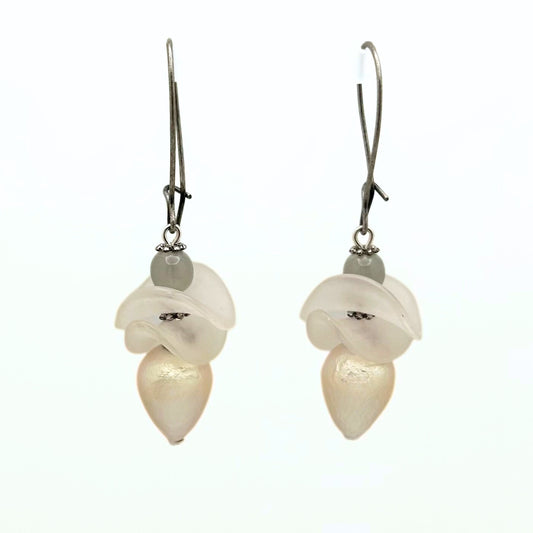 Calla Earrings | Hand-crafted Vintage Earrings by Boujoux