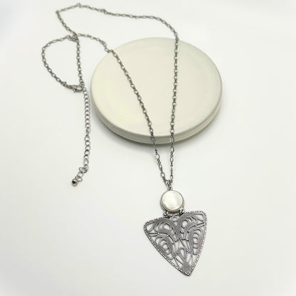 Perle Blanche Necklace